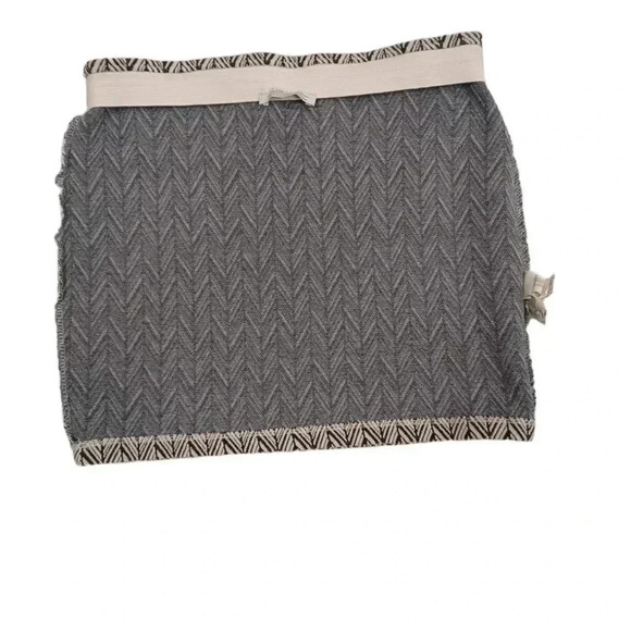Zara Trafaluc Black & White  Herringbone Stretch Skirt Size Small - Picture 5 of 8